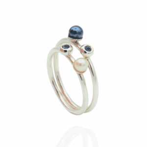 Zilveren aanschuifring met blauwe saffier & parel
