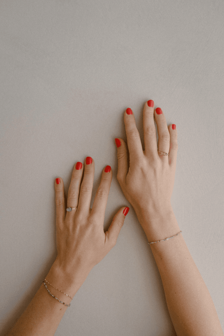 Geknoopt saffier armbandje met groene toermalijn baquette