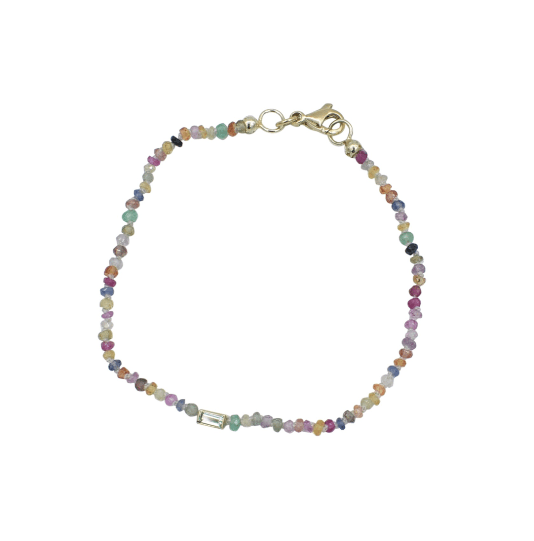 Geknoopt saffier armbandje met groene toermalijn baquette