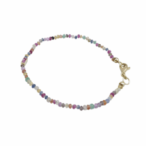 Geknoopt saffier armbandje met roze toermalijn baguette