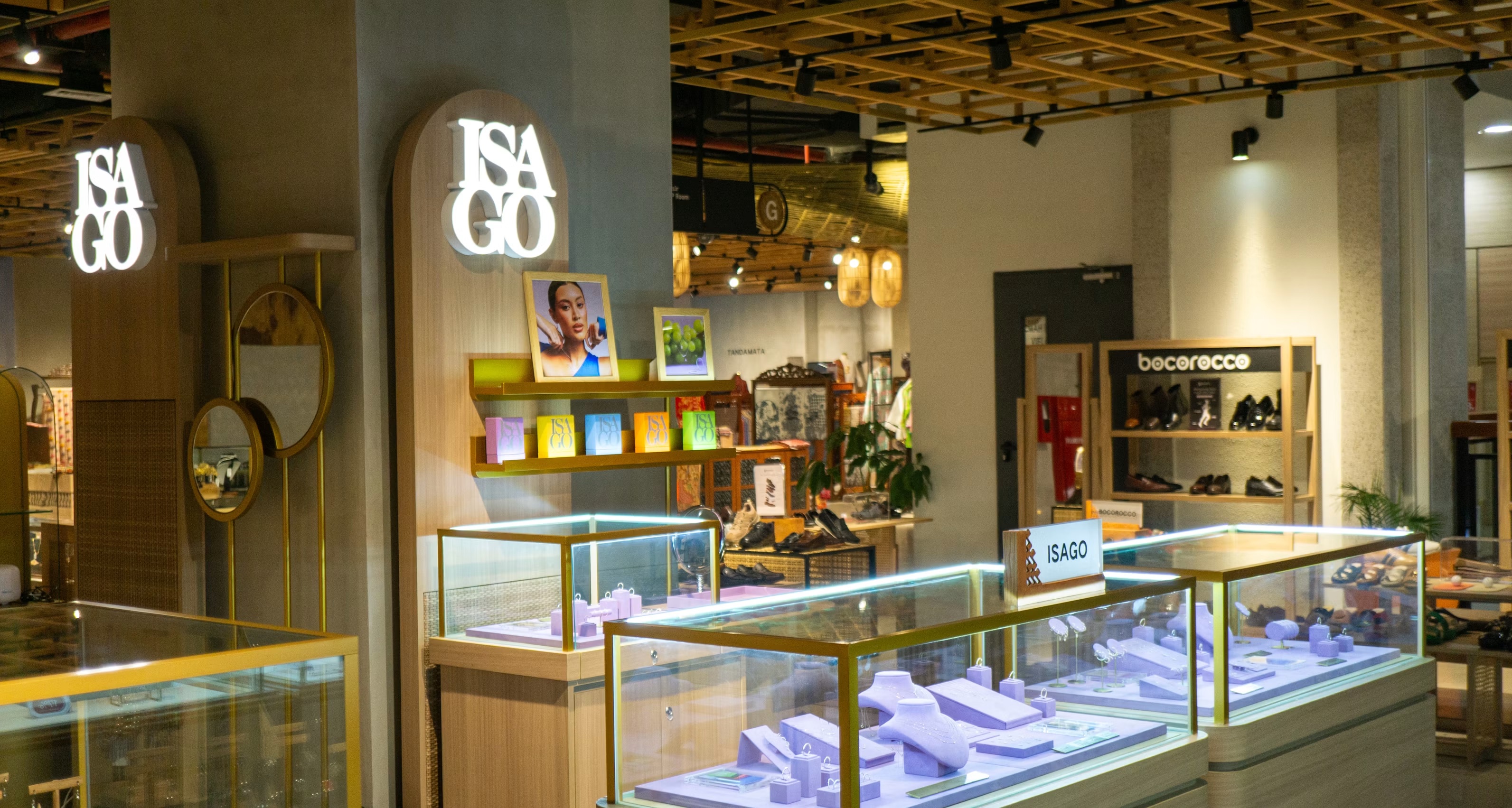 De winkel van Goudsmid De Ekster aan de Purmerweg in Amsterdam-Noord
