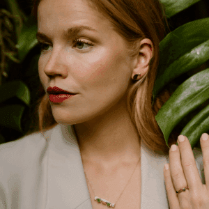 Gouden collier met edelstenen