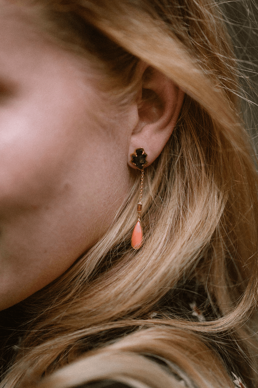 Geelgouden oorhangers - stardust