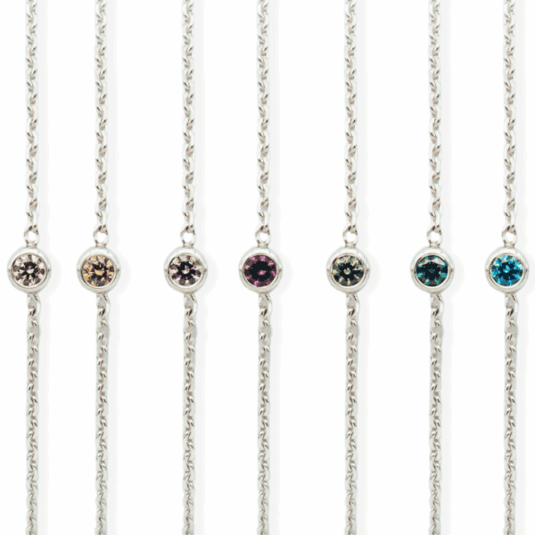 zilver collier met witte steen