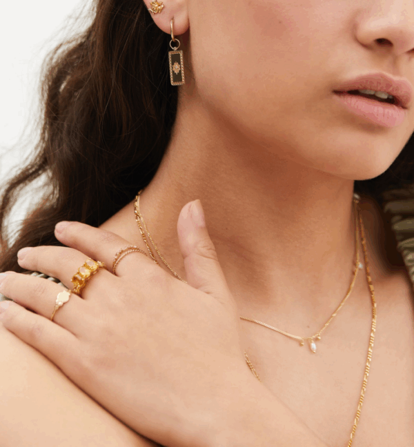 Coquette ring