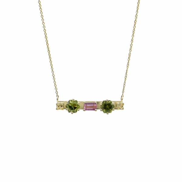 Gouden collier met edelstenen